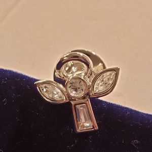 Angel pin